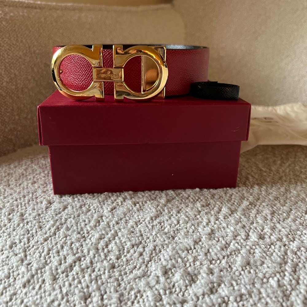 Salvatore Ferragamo Reversible leather belt LIKE NEW